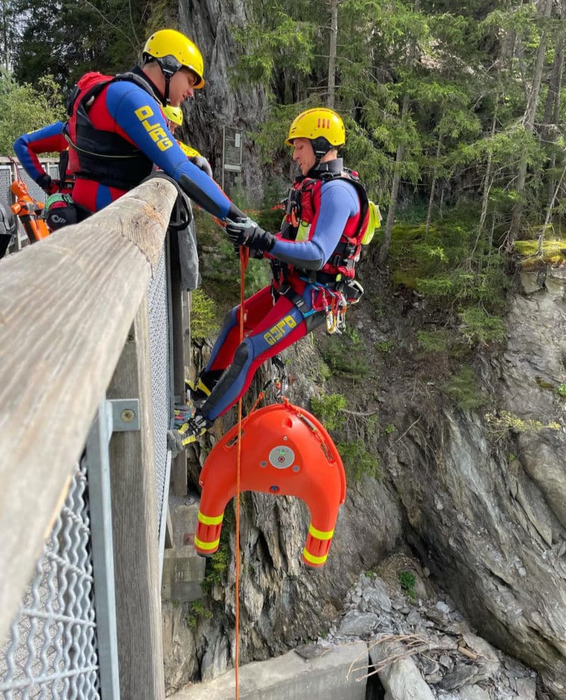 scenario training with fred fast rescue device